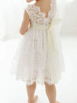 White Flower Girl Dresses Jewel Neck Lace Sleeveless Tea Length A Line Lace Kids Social Party Dresses