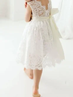 White Flower Girl Dresses Jewel Neck Lace Sleeveless Tea Length A Line Lace Kids Social Party Dresses