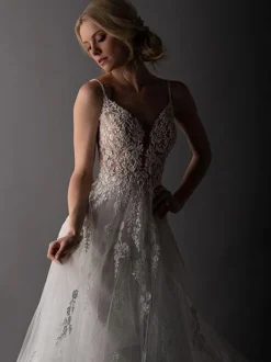 White Lace Wedding Dress V-Neck Sleeveless Backless With Train Tulle Long Bridal Gowns Free Customization