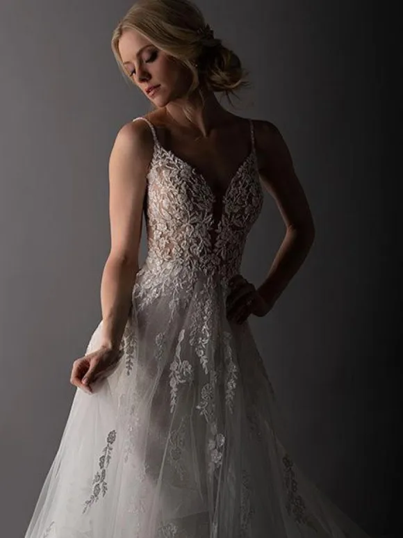 White Lace Wedding Dress V-Neck Sleeveless Backless With Train Tulle Long Bridal Gowns Free Customization