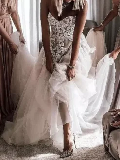 White Lace Wedding Dress With Train Sleeveless Backless Tulle Strapless A-Line Bridal Dresses Free Customization