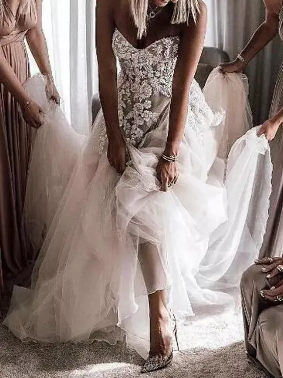 White Lace Wedding Dress With Train Sleeveless Backless Tulle Strapless A-Line Bridal Dresses Free Customization