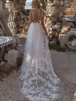 White Simple Causal Wedding Dress Lace V-Neck Sleeveless Backless Lace A-Line Bridal Dresses Free Customization