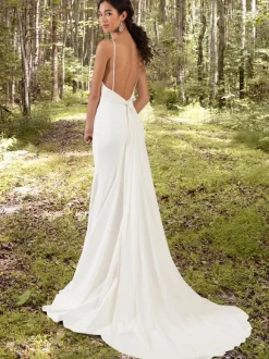 White Simple Causal Wedding Dress Spaghetti Straps Satin Fabric V-Neck Sleeveless Ruffles Mermaid Bridal Dresses Free Customization