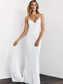 White Simple Causal Wedding Dress With Train Sheath V-Neck Spaghetti Straps Sleeveless Backless Bridal Dresses Free Customization