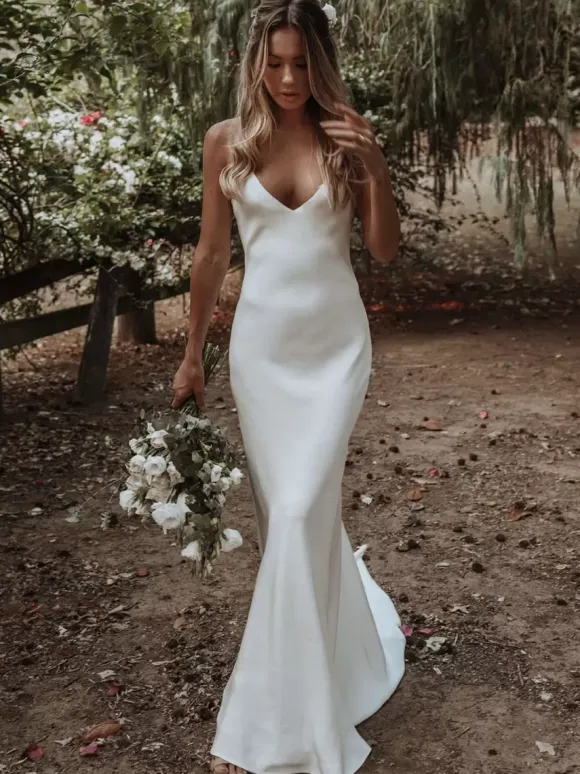 White Simple Mermaid Wedding V-Neck Sleeveless Criss-Cross Spaghetti Straps Lace-Up Backless Satin Fabric Bridal Dresses Free Customization