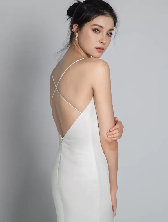 White Simple Mermaid Wedding V-Neck Sleeveless Criss-Cross Spaghetti Straps Lace-Up Backless Satin Fabric Bridal Dresses Free Customization