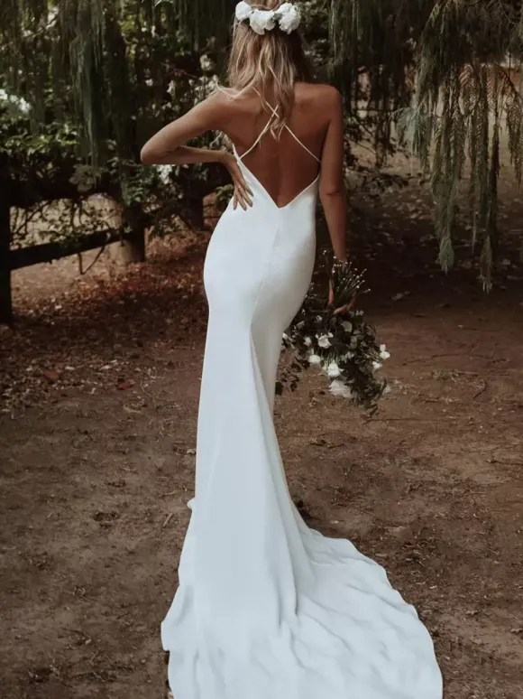 White Simple Mermaid Wedding V-Neck Sleeveless Criss-Cross Spaghetti Straps Lace-Up Backless Satin Fabric Bridal Dresses Free Customization