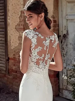 White Simple Mermaid Wedding Dress Chiffon Illusion Neckline Sleeveless Court Train Applique Sheath Bridal Gowns Free Customization