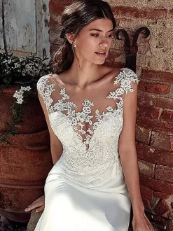 White Simple Mermaid Wedding Dress Chiffon Illusion Neckline Sleeveless Court Train Applique Sheath Bridal Gowns Free Customization