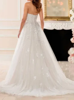 White Simple Princess Ball Gown Wedding Dress A-Line Strapless Sleeveless Backless Lace Bridal Dresses Free Customization