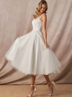 White Simple Short Wedding Dress A-Line V-Neckline Sleeveless Backless Lace Bridal Dresses Free Customization