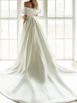 White Vintage Mermaid Wedding Dress With Train Satin Off The Shoulder Pleated Bridal Gowns Free Customization
