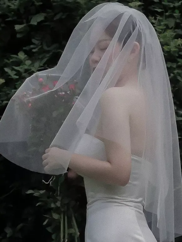 White Wedding Veils Two-Tier Classic Bridal Veils Accessories Not Included