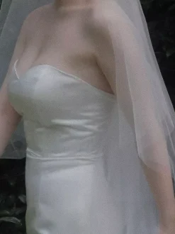 White Wedding Veils Two-Tier Classic Bridal Veils Accessories Not Included