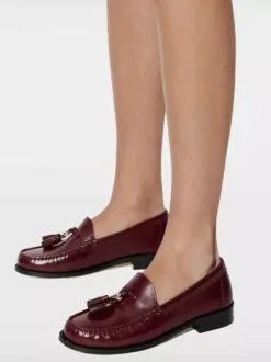 Women's Flat Loafers Round Toe Slip On Shoes With Tassels