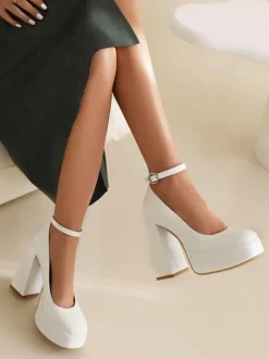 Women's High Heels Black Round Toe Chunky Heel Ankle Strap Pumps