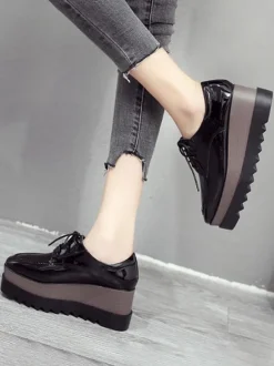 Women's Lace Up Flatform Oxfords in Patent Leather