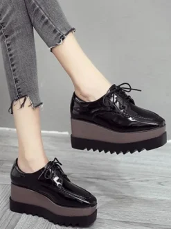 Women's Lace Up Flatform Oxfords in Patent Leather