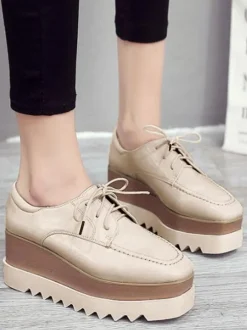 Women's Lace Up Flatform Oxfords in Patent Leather