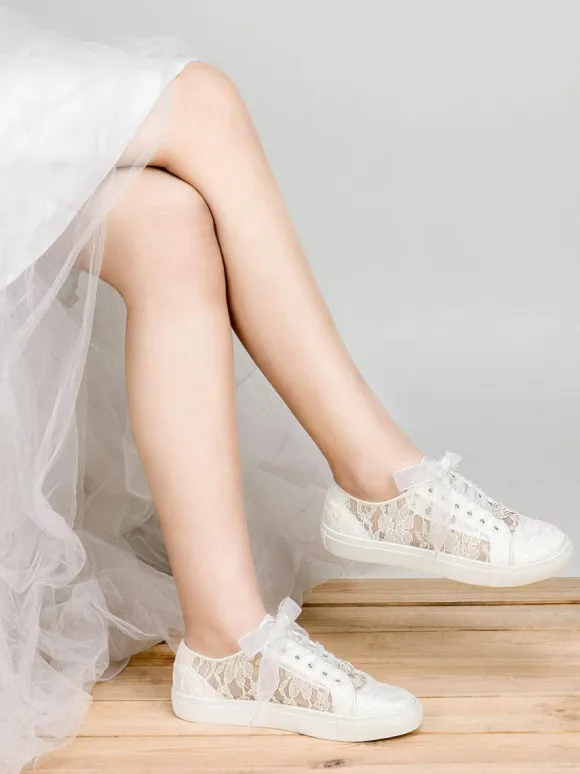 Women's Wedding Shoes Metal Details Canvas Round Toe Flat Bridal Sneaker Shoes